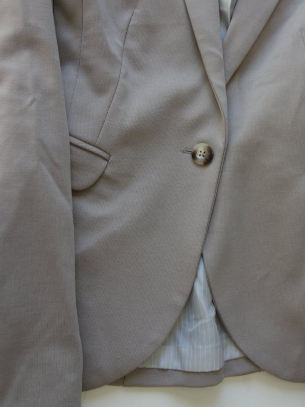 H & M Size 4 Light Brown Office Attire/Causal Stretchy fitted Blazer